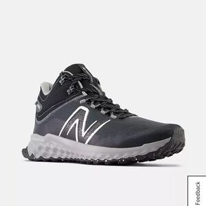 New Balance Men's Black and Gray Athletic Shoes